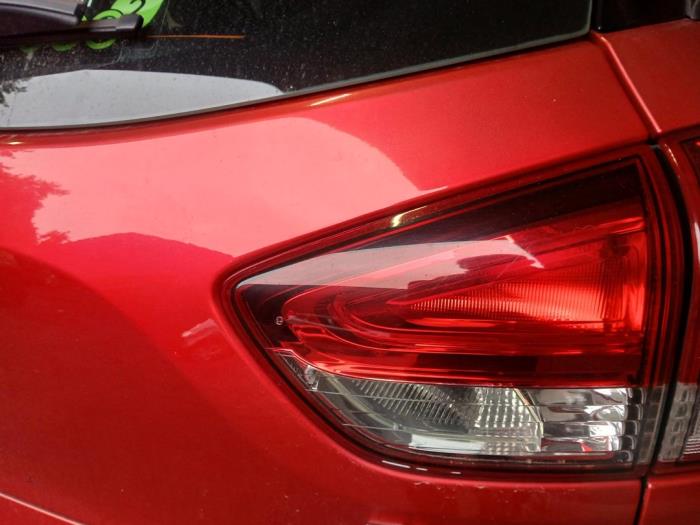 Renault Clio IV Estate/Grandtour 0.9 Energy TCE 90 12V Sloopvoertuig (2015, Rood)