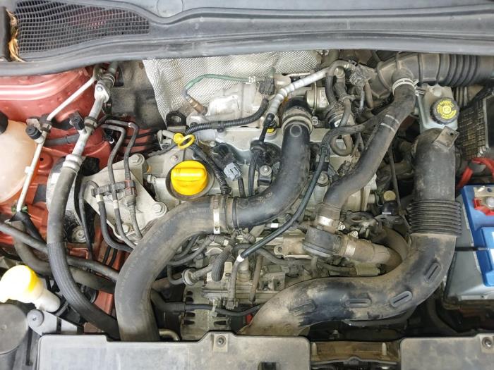 Renault Clio IV Estate/Grandtour 0.9 Energy TCE 90 12V Sloopvoertuig (2015, Rood)