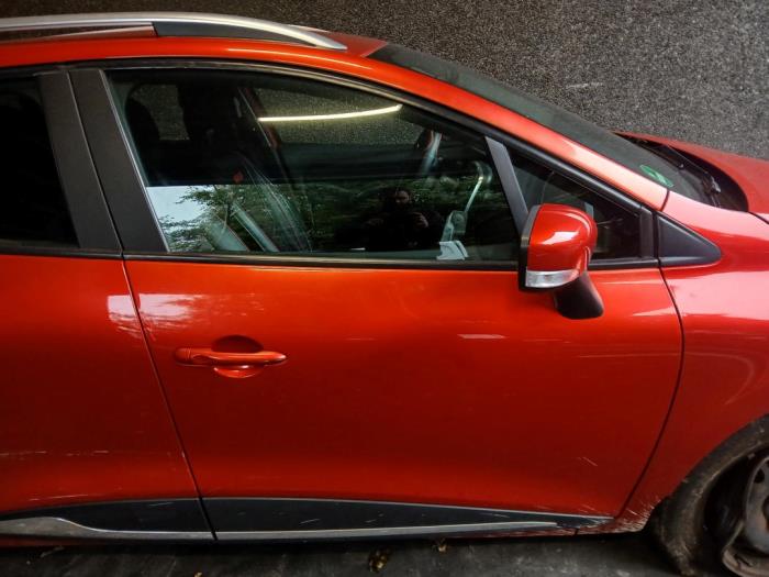 Renault Clio IV Estate/Grandtour 0.9 Energy TCE 90 12V Sloopvoertuig (2015, Rood)