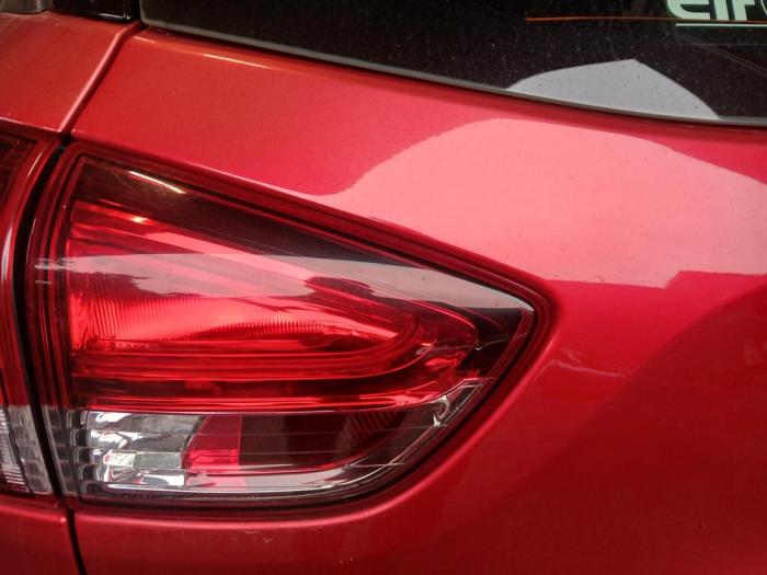 Renault Clio IV Estate/Grandtour 0.9 Energy TCE 90 12V Sloopvoertuig (2015, Rood)