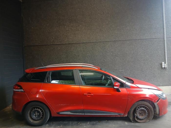 Renault Clio IV Estate/Grandtour 0.9 Energy TCE 90 12V Sloopvoertuig (2015, Rood)