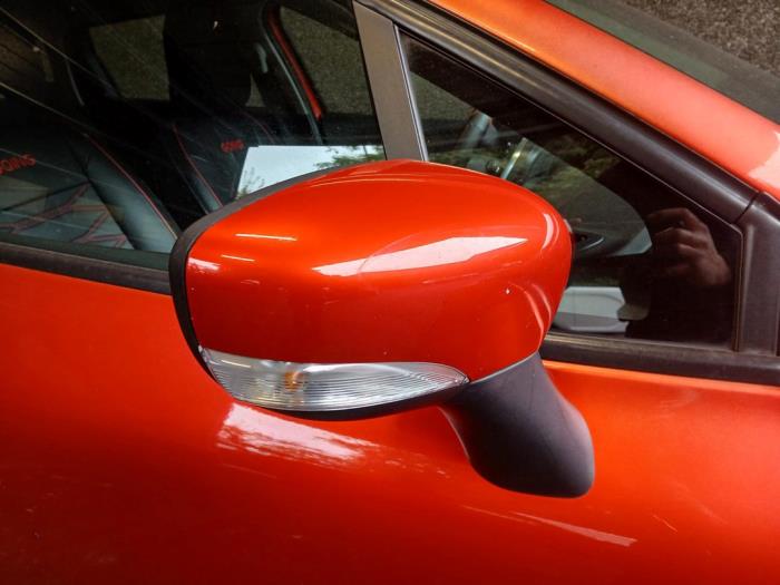 Renault Clio IV Estate/Grandtour 0.9 Energy TCE 90 12V Sloopvoertuig (2015, Rood)