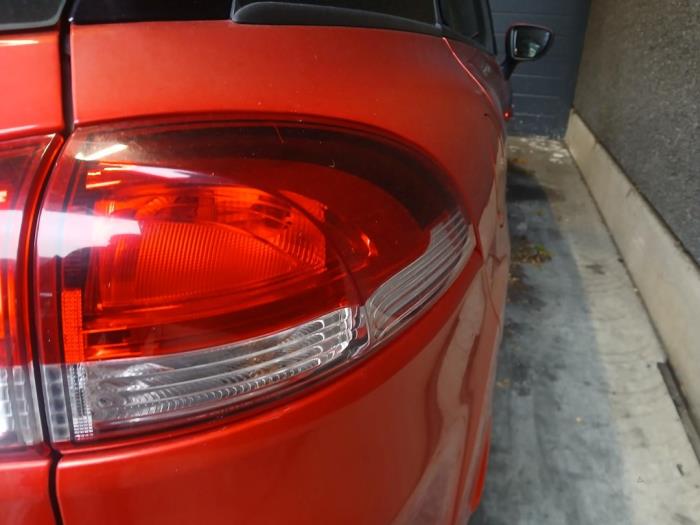 Renault Clio IV Estate/Grandtour 0.9 Energy TCE 90 12V Sloopvoertuig (2015, Rood)