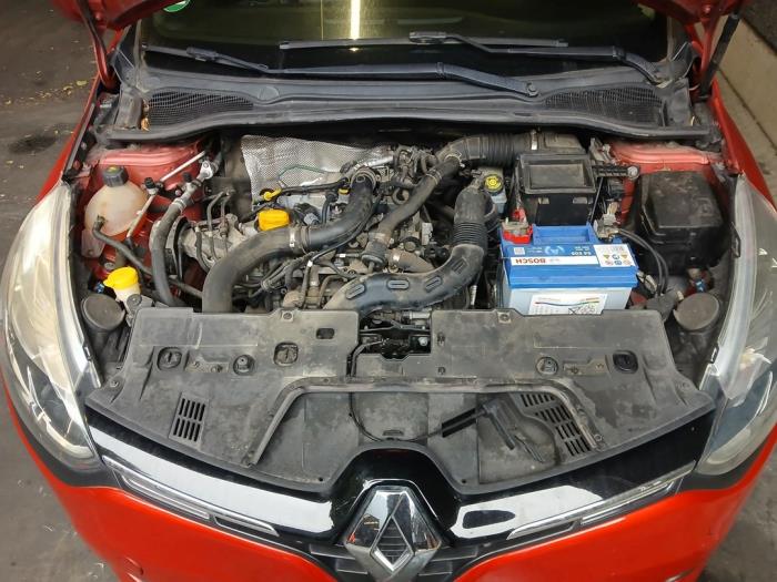 Renault Clio IV Estate/Grandtour 0.9 Energy TCE 90 12V Sloopvoertuig (2015, Rood)