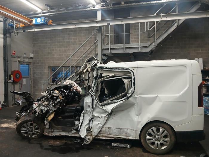 Renault Trafic Passenger 2.0 dCi 16V 170 Sloopvoertuig (2023, Wit)