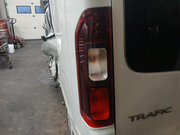 Renault Trafic Passenger 2.0 dCi 16V 170 Sloopvoertuig (2023, Wit)