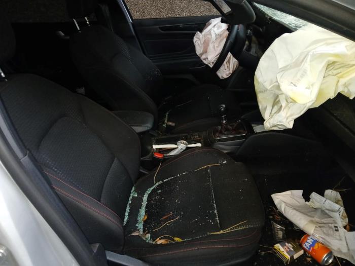 Ford Focus 4 1.0 EcoBoost 12V Hybrid 125 Sloopvoertuig (2023, Zilver)