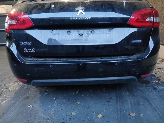 Peugeot 308 SW 1.2 12V e-THP PureTech 110 Sloopvoertuig (2016, Zwart)