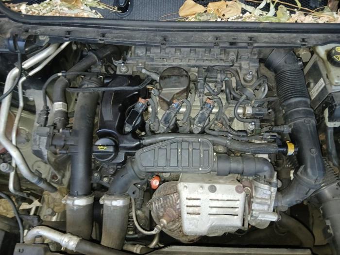 Peugeot 308 SW 1.2 12V e-THP PureTech 110 Sloopvoertuig (2016, Zwart)