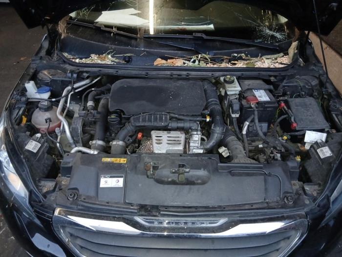 Peugeot 308 SW 1.2 12V e-THP PureTech 110 Sloopvoertuig (2016, Zwart)