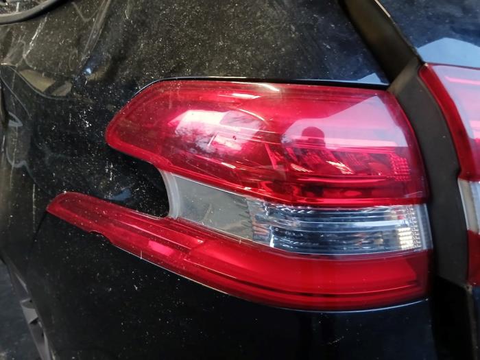 Peugeot 308 SW 1.2 12V e-THP PureTech 110 Sloopvoertuig (2016, Zwart)