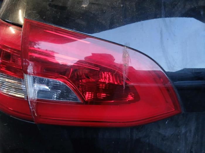 Peugeot 308 SW 1.2 12V e-THP PureTech 110 Sloopvoertuig (2016, Zwart)