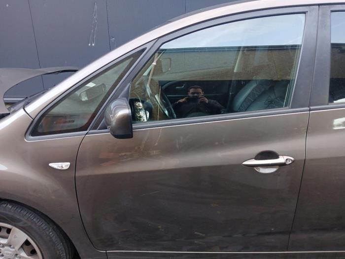 Kia Venga 1.4 CVVT 16V Sloopvoertuig (2017, Bruin)