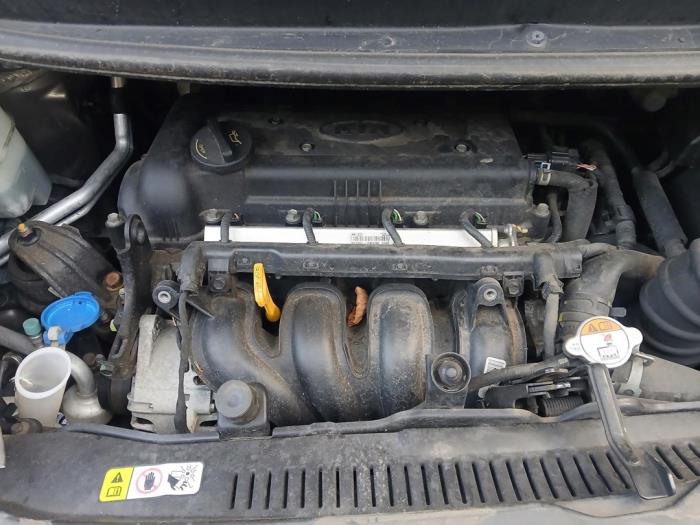 Kia Venga 1.4 CVVT 16V Sloopvoertuig (2017, Bruin)