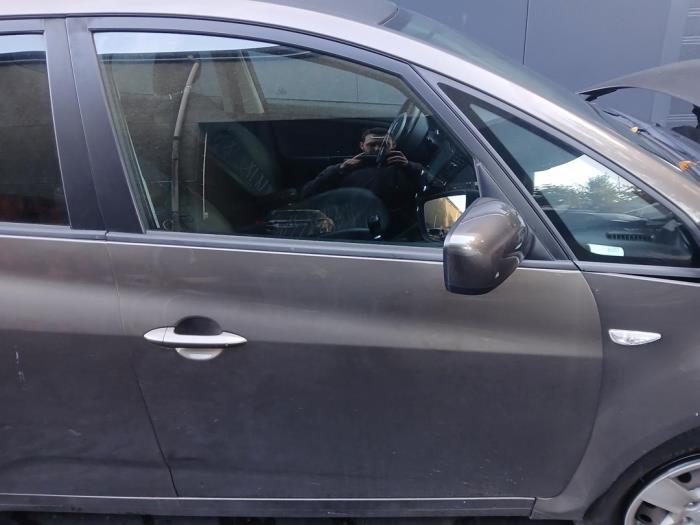 Kia Venga 1.4 CVVT 16V Sloopvoertuig (2017, Bruin)