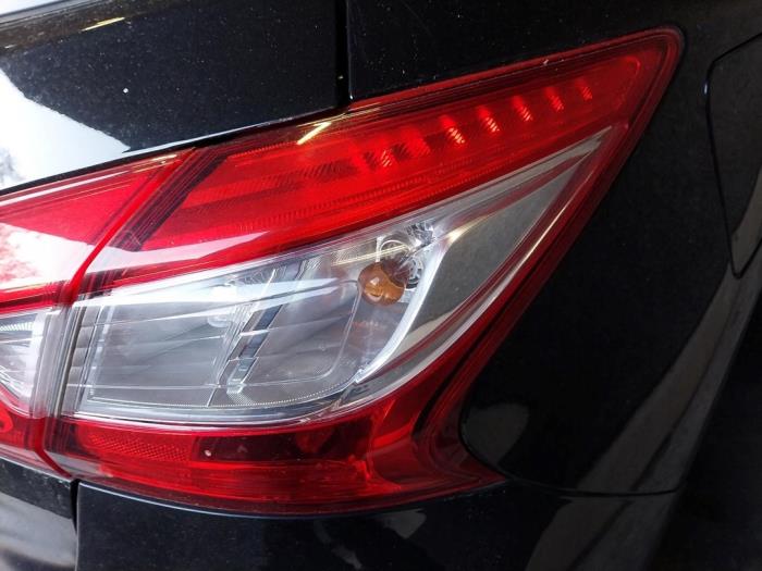 Nissan Pulsar 1.2 DIG-T 16V Sloopvoertuig (2015, Zwart)