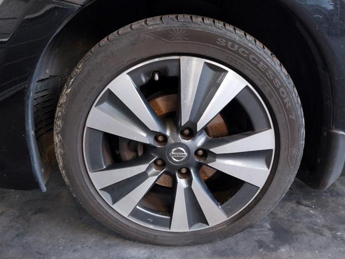 Nissan Pulsar 1.2 DIG-T 16V Sloopvoertuig (2015, Zwart)