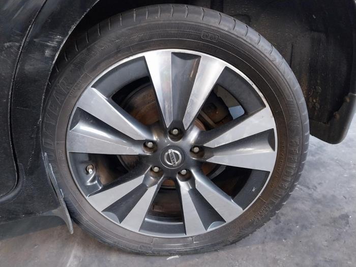 Nissan Pulsar 1.2 DIG-T 16V Sloopvoertuig (2015, Zwart)