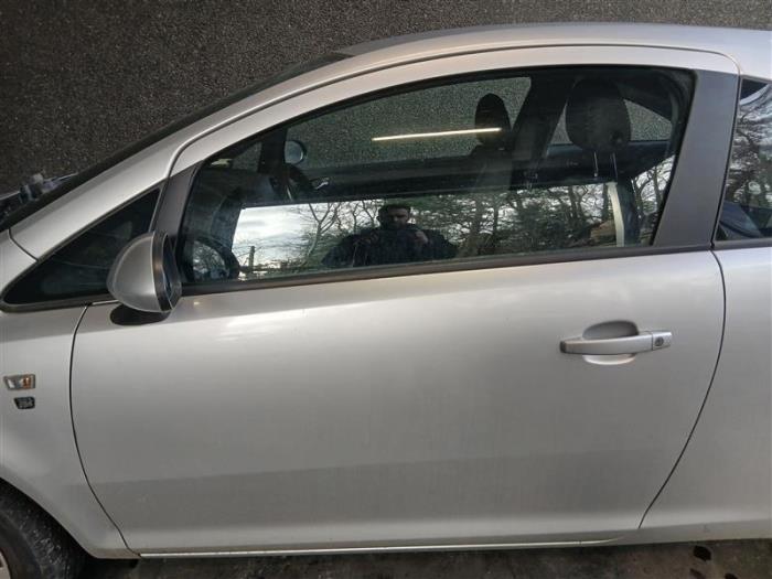 Opel Corsa D 1.2 16V Sloopvoertuig (2010, Zilver)