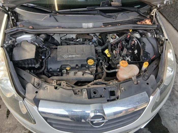 Opel Corsa D 1.2 16V Sloopvoertuig (2010, Zilver)