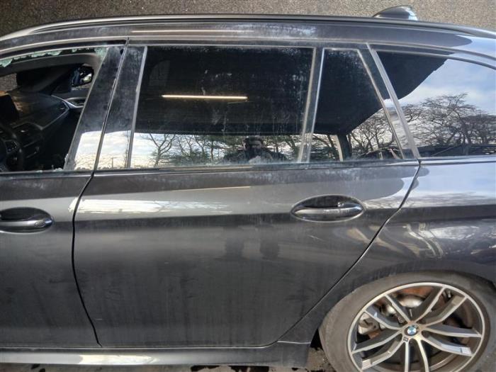 BMW 5 serie Touring 520d Sloopvoertuig (2023, Donker, Grijs)