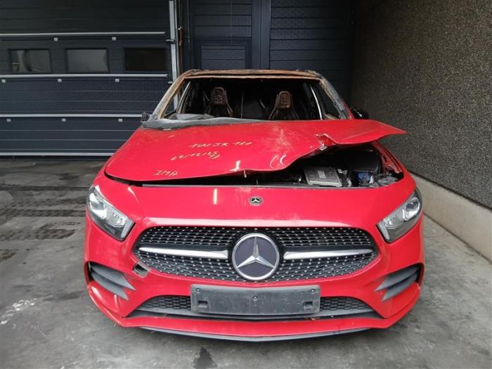 Mercedes A 1.3 A-200 Turbo 16V Sloopvoertuig (2018, Rood)