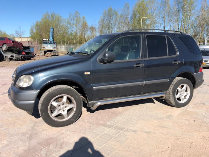 Mercedes ML I 3.2 320 V6 18V Sloopvoertuig (2002)