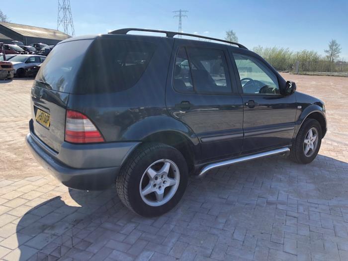 Mercedes ML I 3.2 320 V6 18V Sloopvoertuig (2002)