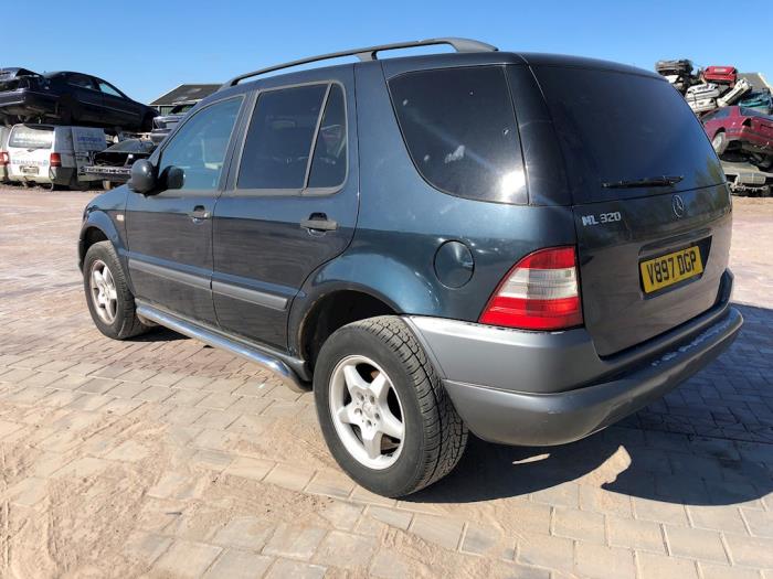 Mercedes ML I 3.2 320 V6 18V Sloopvoertuig (2002)