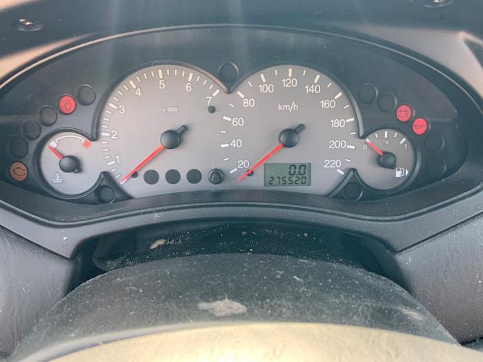 Ford Focus 1 Wagon 1.6 16V Sloopvoertuig (2002, Blauw)