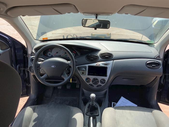 Ford Focus 1 Wagon 1.6 16V Sloopvoertuig (2002, Blauw)