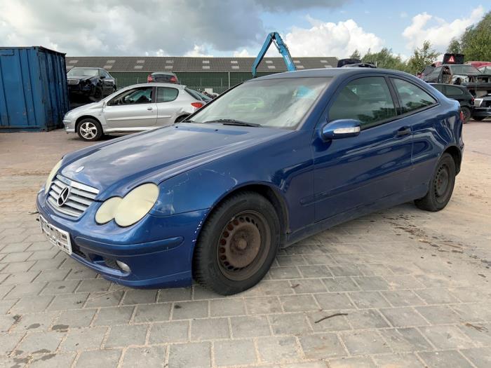 Mercedes C Sportcoupé 2.2 C-220 CDI 16V Sloopvoertuig (2003, Blauw)