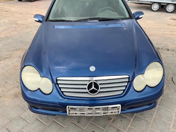 Mercedes C Sportcoupé 2.2 C-220 CDI 16V Sloopvoertuig (2003, Blauw)