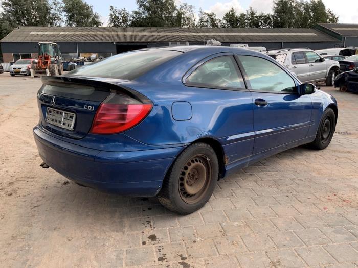 Mercedes C Sportcoupé 2.2 C-220 CDI 16V Sloopvoertuig (2003, Blauw)