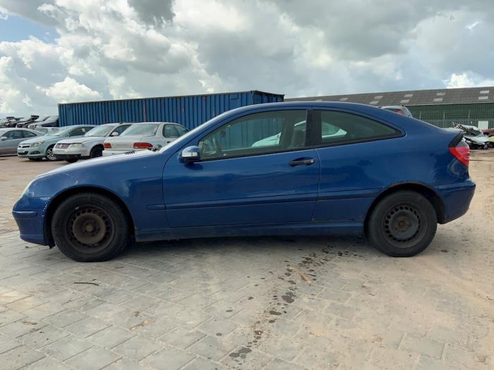 Mercedes C Sportcoupé 2.2 C-220 CDI 16V Sloopvoertuig (2003, Blauw)