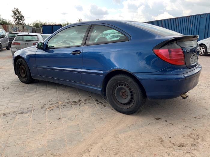 Mercedes C Sportcoupé 2.2 C-220 CDI 16V Sloopvoertuig (2003, Blauw)