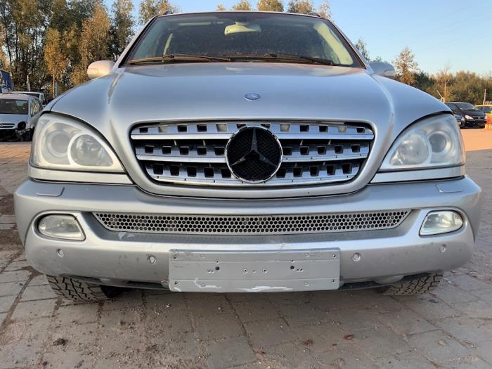 Mercedes ML I 400 4.0 CDI V8 32V Sloopvoertuig (2001, Grijs)