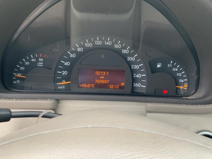 Mercedes C Combi 2.2 C-200 CDI 16V Sloopvoertuig (2001, Grijs)