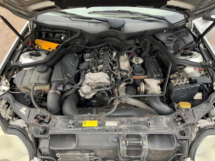 Mercedes C Combi 2.2 C-200 CDI 16V Sloopvoertuig (2001, Grijs)