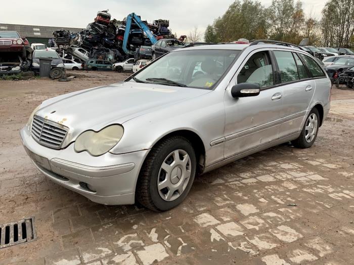 Mercedes C Combi 2.2 C-200 CDI 16V Sloopvoertuig (2001, Grijs)