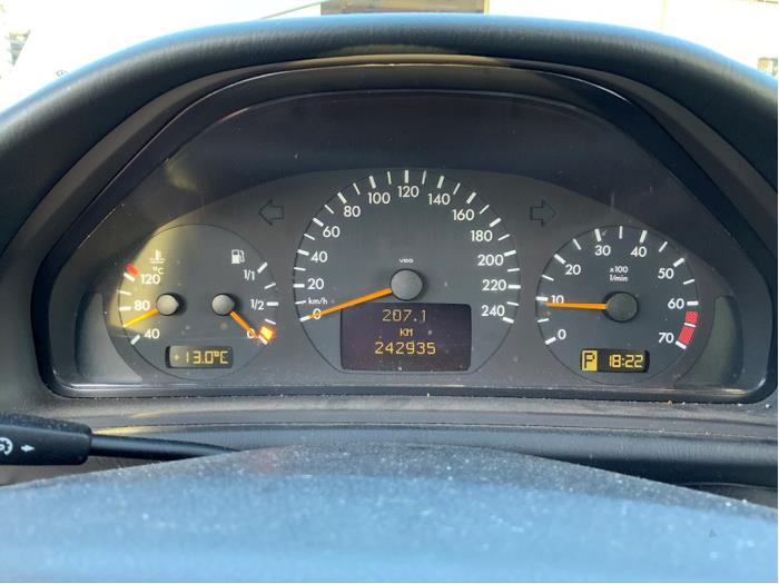 Mercedes CLK 2.0 200 16V Sloopvoertuig (1999, Grijs)