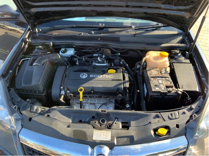 Opel Astra H GTC 1.8 16V Sloopvoertuig (2010, Zwart)