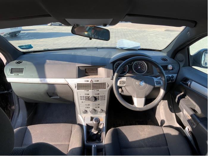 Opel Astra H GTC 1.8 16V Sloopvoertuig (2010, Zwart)