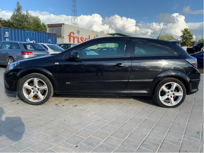 Opel Astra H GTC 1.8 16V Sloopvoertuig (2010, Zwart)