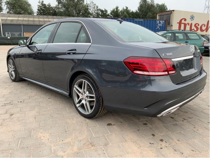 Mercedes E E-300 BlueTec Hybrid V6 24V Sloopvoertuig (2014, Grijs)
