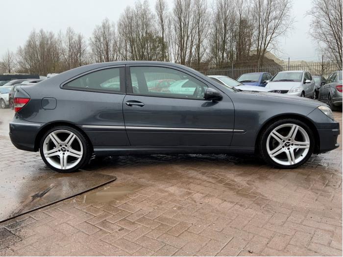 Mercedes CLC 2.2 220 CDI 16V Sloopvoertuig (2008, Donker, Grijs)