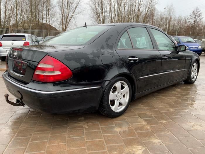 Mercedes E 2.2 E-220 CDI 16V Sloopvoertuig (2003, Zwart)