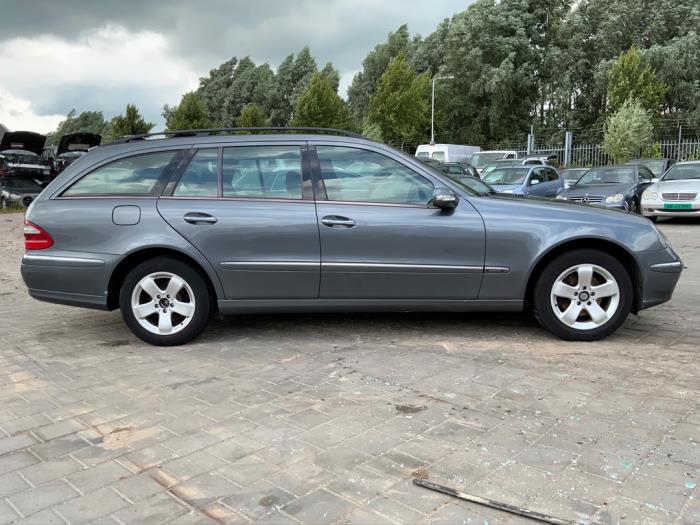 Mercedes E Combi 2.2 E-220 CDI 16V Sloopvoertuig (2005, Grijs)