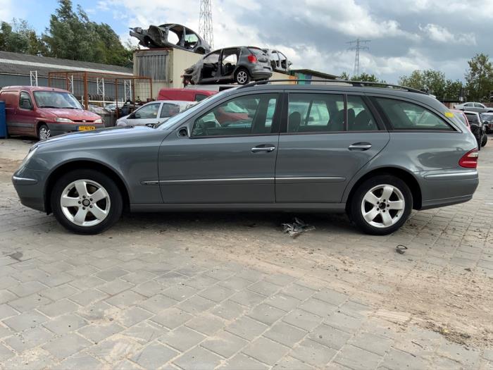 Mercedes E Combi 2.2 E-220 CDI 16V Sloopvoertuig (2005, Grijs)