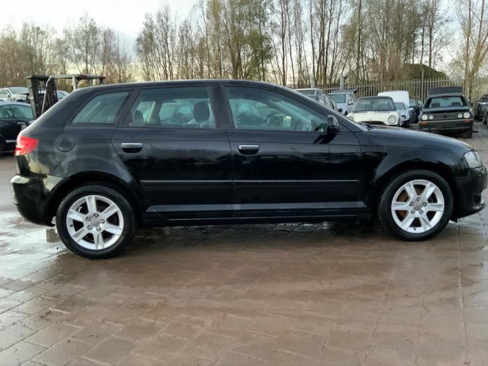 Audi A3 Sportback 2.0 TDI 16V Sloopvoertuig (2010, Zwart)